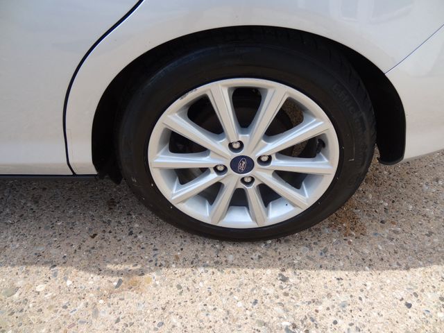 Fahrzeugabbildung Ford B-MAX Titanium/2.Hd/Navi/AHK/SitzH/Kamera/74TKM/