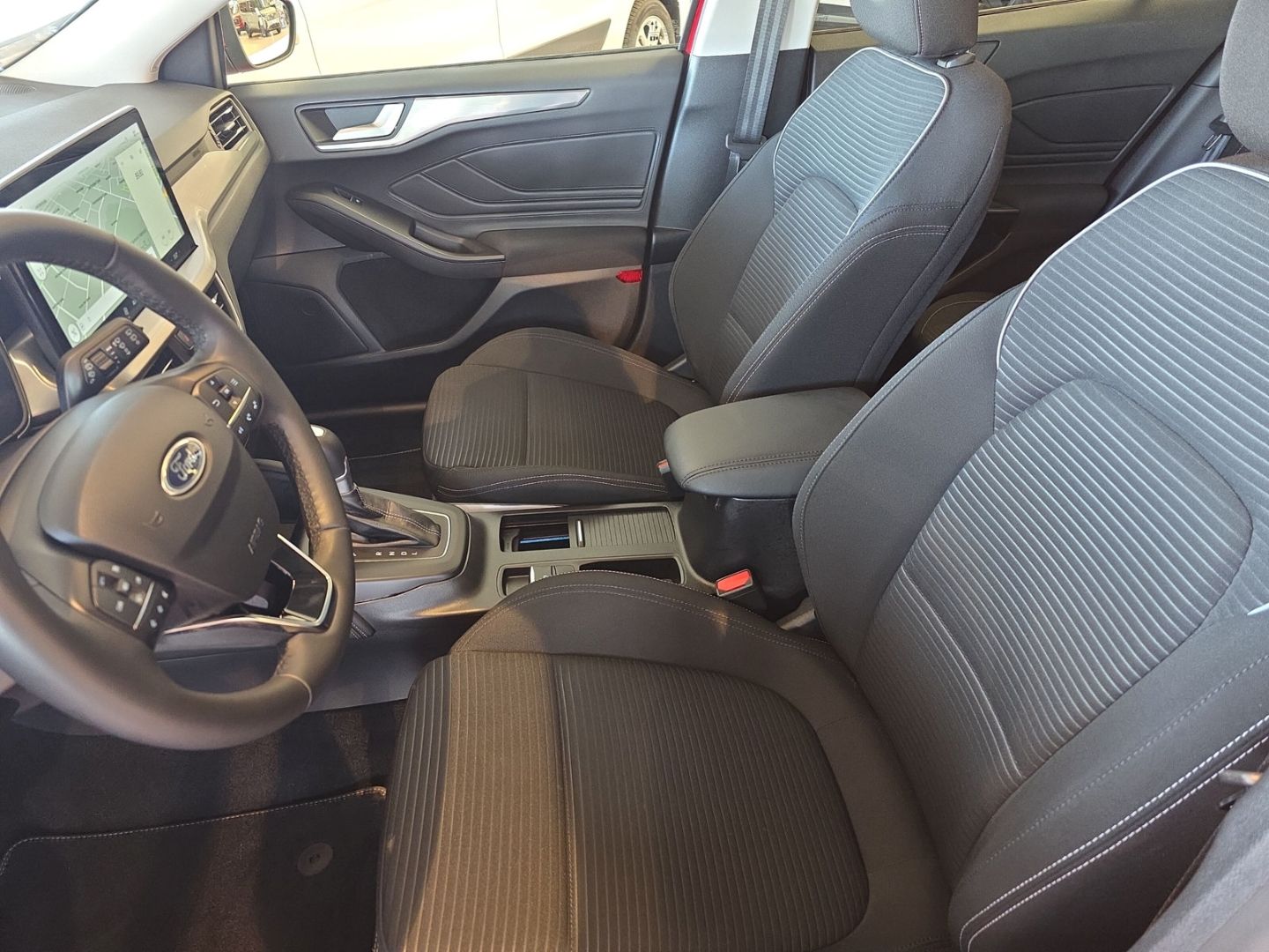 Fahrzeugabbildung Ford Focus Turnier Titanium X AHK-abnehmbar GJR B&O S