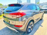Hyundai TUCSON 1.6 Advantage Aut/Klima/Sitzheizung - Hyundai mit Benzin-Antrieb