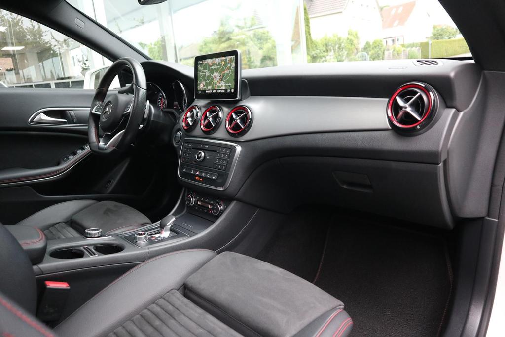 Mercedes-Benz CLA 45 AMG Shooting Brake