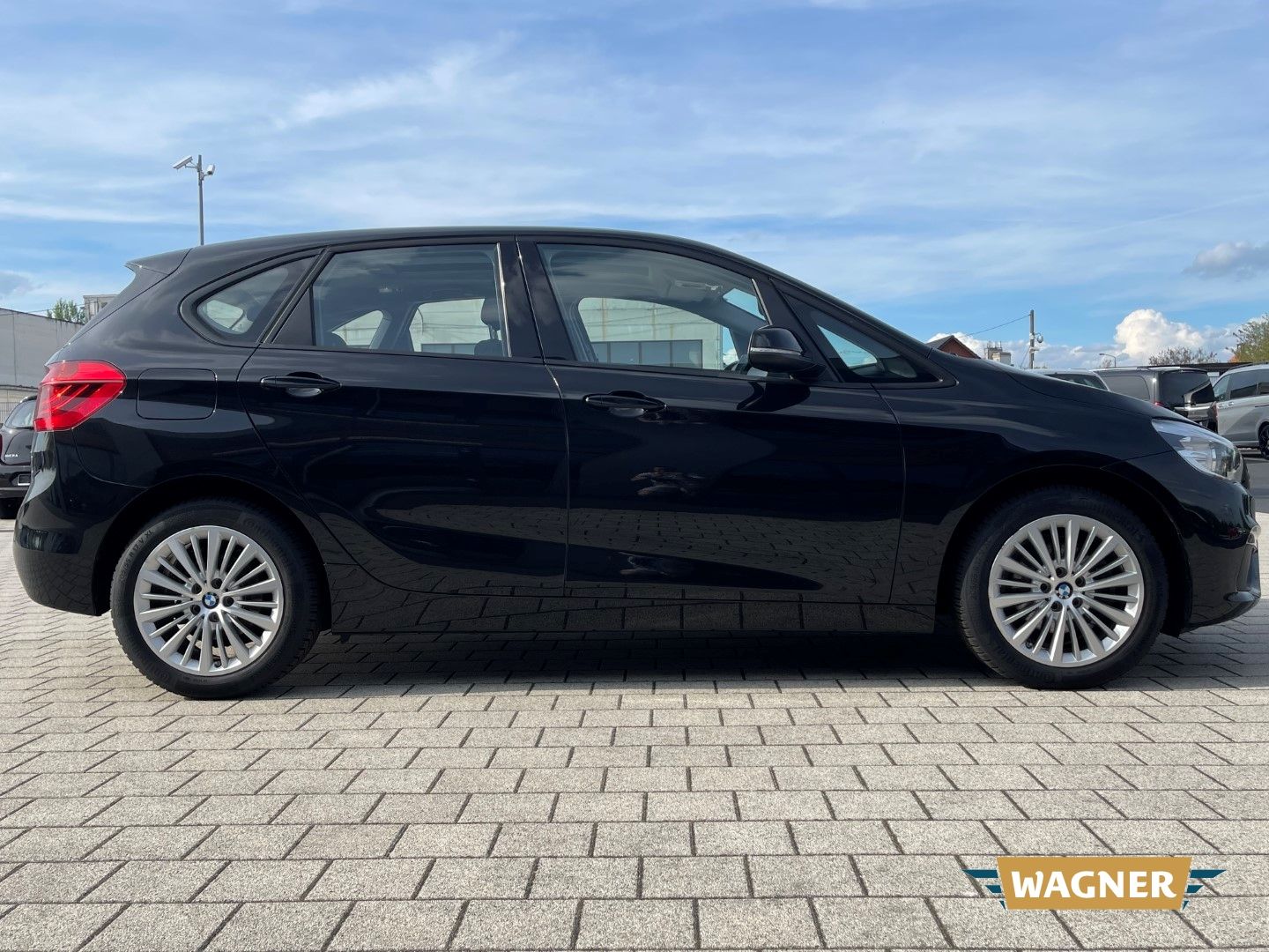 Fahrzeugabbildung BMW 218 Active Tourer d Sitzheizung Klimaautomatik