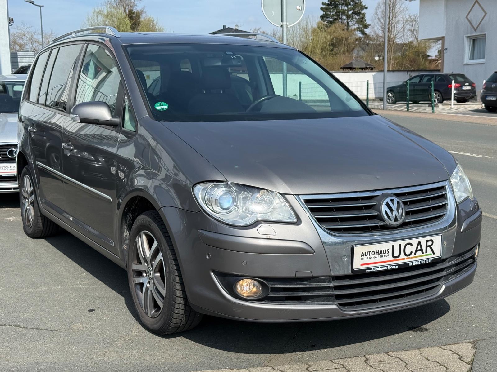 Volkswagen Touran 2,0 TDI Highline AHK Garantie Schiebedach