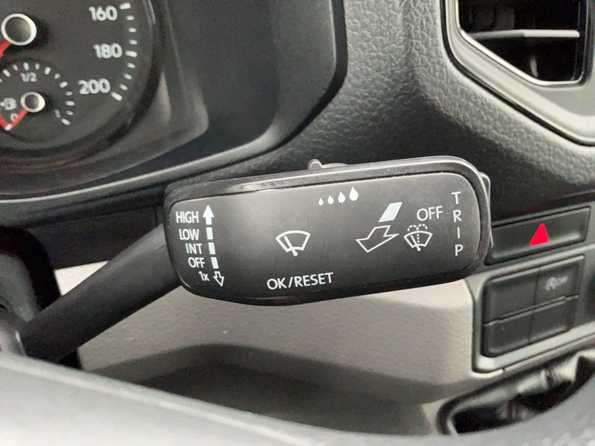 Fahrzeugabbildung Volkswagen Crafter 35 Pritsche DOKA LR 2.0 TDI AHK GJR