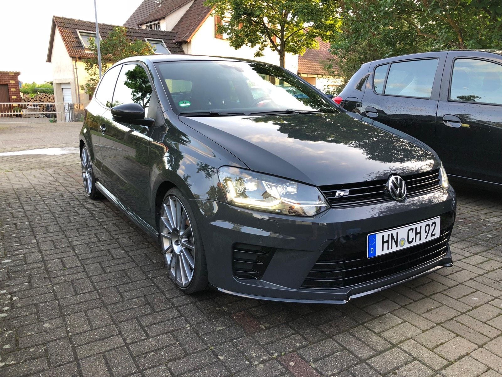 VW VW Polo R-Line DSG 110PS mit gepflegten Sc...