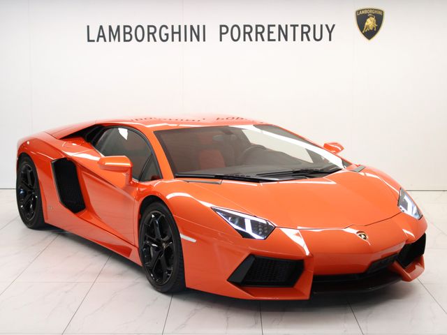 Lamborghini Aventador LP 700-4