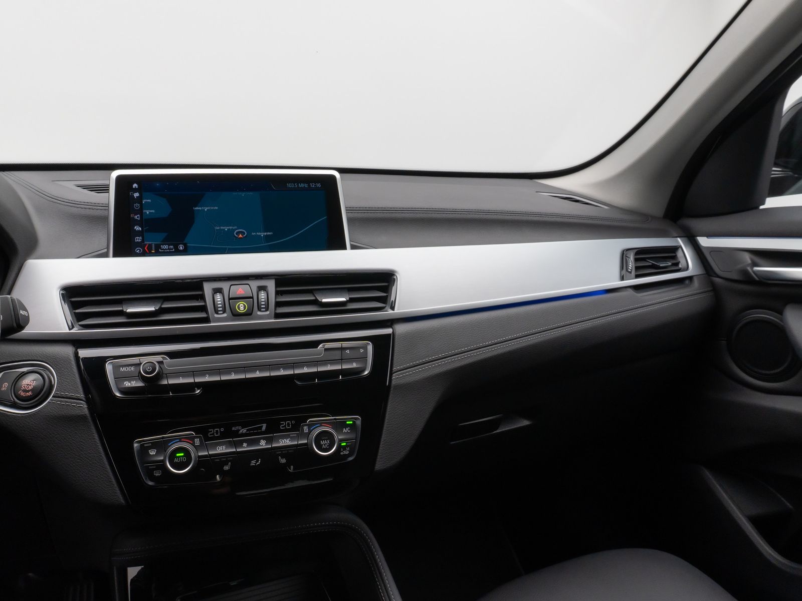 Fahrzeugabbildung BMW X1 xD18d SportLine Kamera DAB HiFi Komfort Alarm