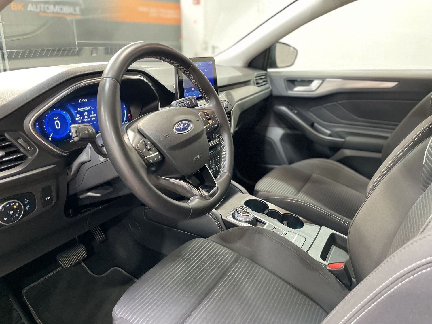 Fahrzeugabbildung Ford Focus Titanium X#Digital Cock#LED#Kamera#Spur