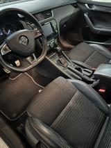 Skoda Octavia 2.0 TDI DSG RS Combi RS - Skoda Octavia von privat