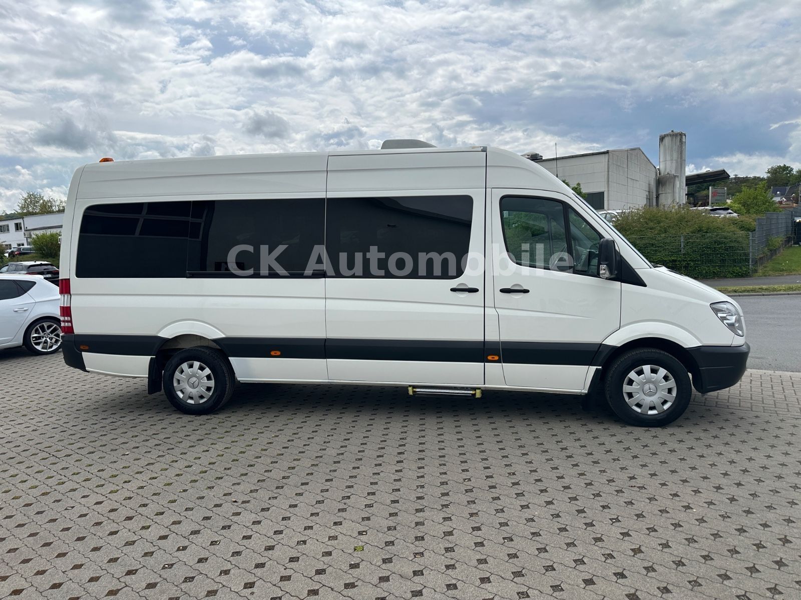 Fahrzeugabbildung Mercedes-Benz Sprinter II 316 CDI Kombi Maxi Automatik/9 Sitze