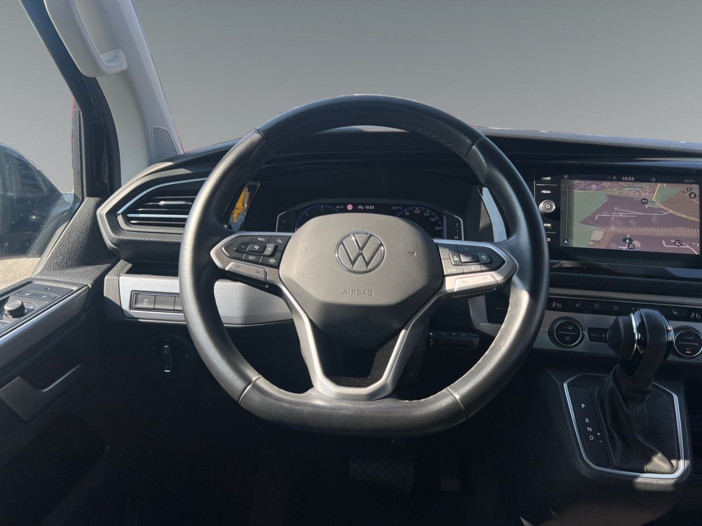 Volkswagen T6.1 Multivan Comfortline 4MOTION Leder Standhzg foto 3