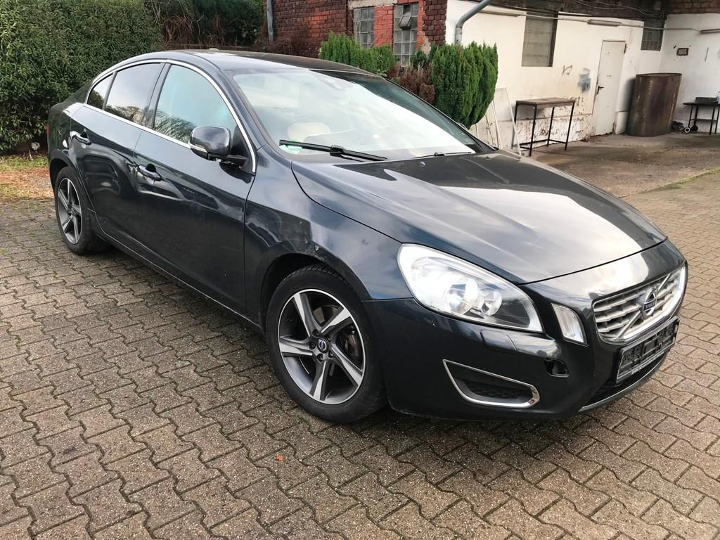 Volvo S60 1.6 Diesel Lim. Momentum/Euro5