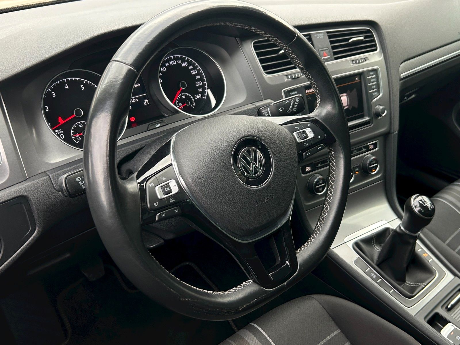 Fahrzeugabbildung Volkswagen Golf 1.4 TSI Lounge BMT Xenon BLT Navi Temp Kam