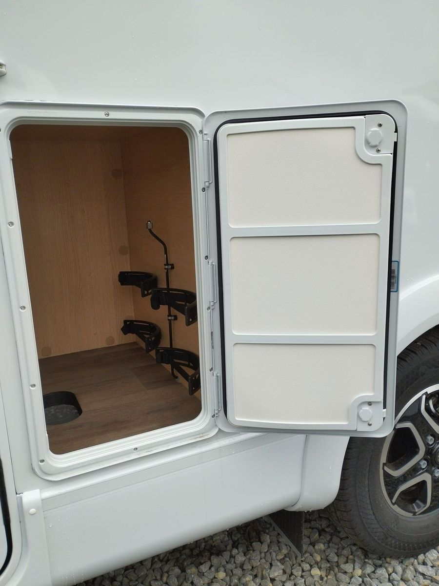 Fahrzeugabbildung Sunlight Adventure T 68C Automatik, Dörr Edition, TV