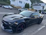 Chevrolet Camaro V8 6.2 - Gepfl. Garagenfahrzeug - Chevrolet Camaro: 6.2