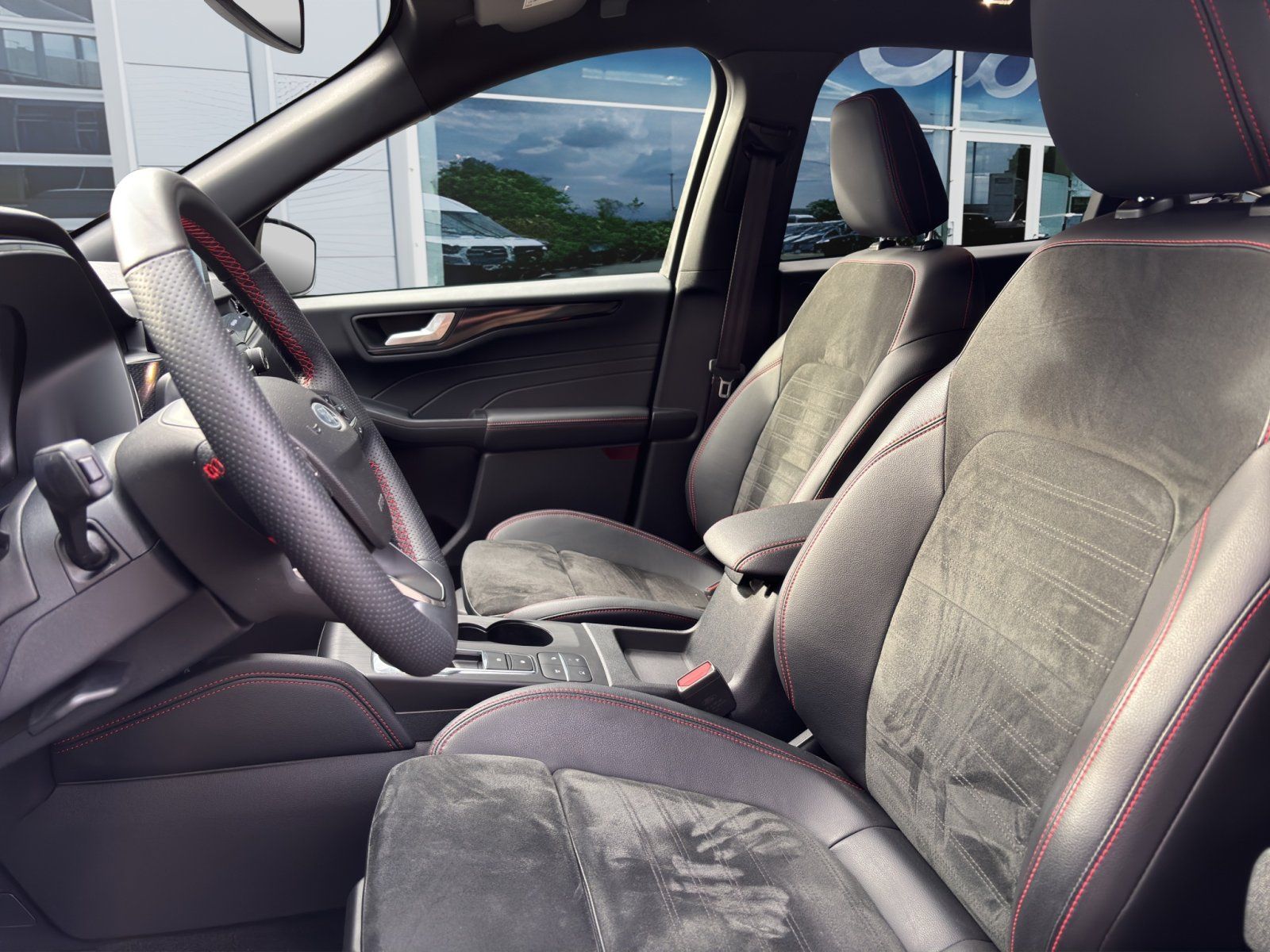 Fahrzeugabbildung Ford Kuga Hybrid ST-Line X