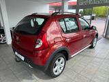 Dacia Sandero Stepway KLIMA AHK 1.HAND - Dacia Sandero mit Benzin-Antrieb: Limousine