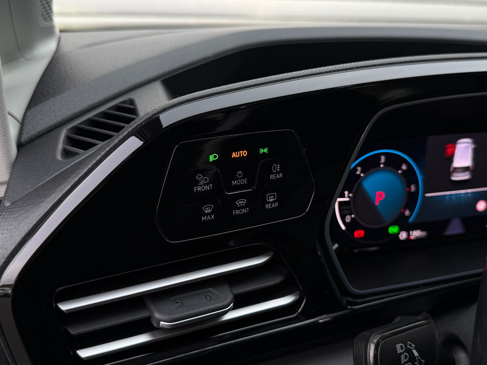 Fahrzeugabbildung Volkswagen Caddy Style TDI DSG ACC AHK Navi LED Pano Sthz