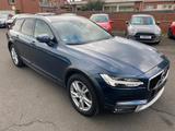 Volvo V90 Cross Country D 5 AWD Standh./AHK/Panorama - blaue Volvo V90 Cross Country