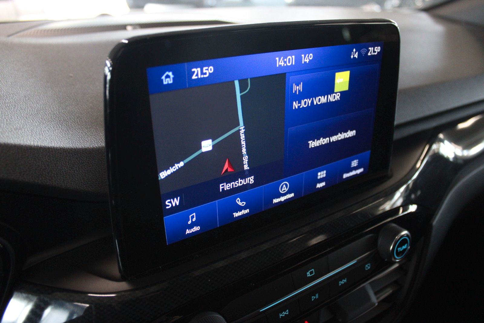 Fahrzeugabbildung Ford Kuga ST-Line X Aut. AWD LED AHK ACC HUD WinterP