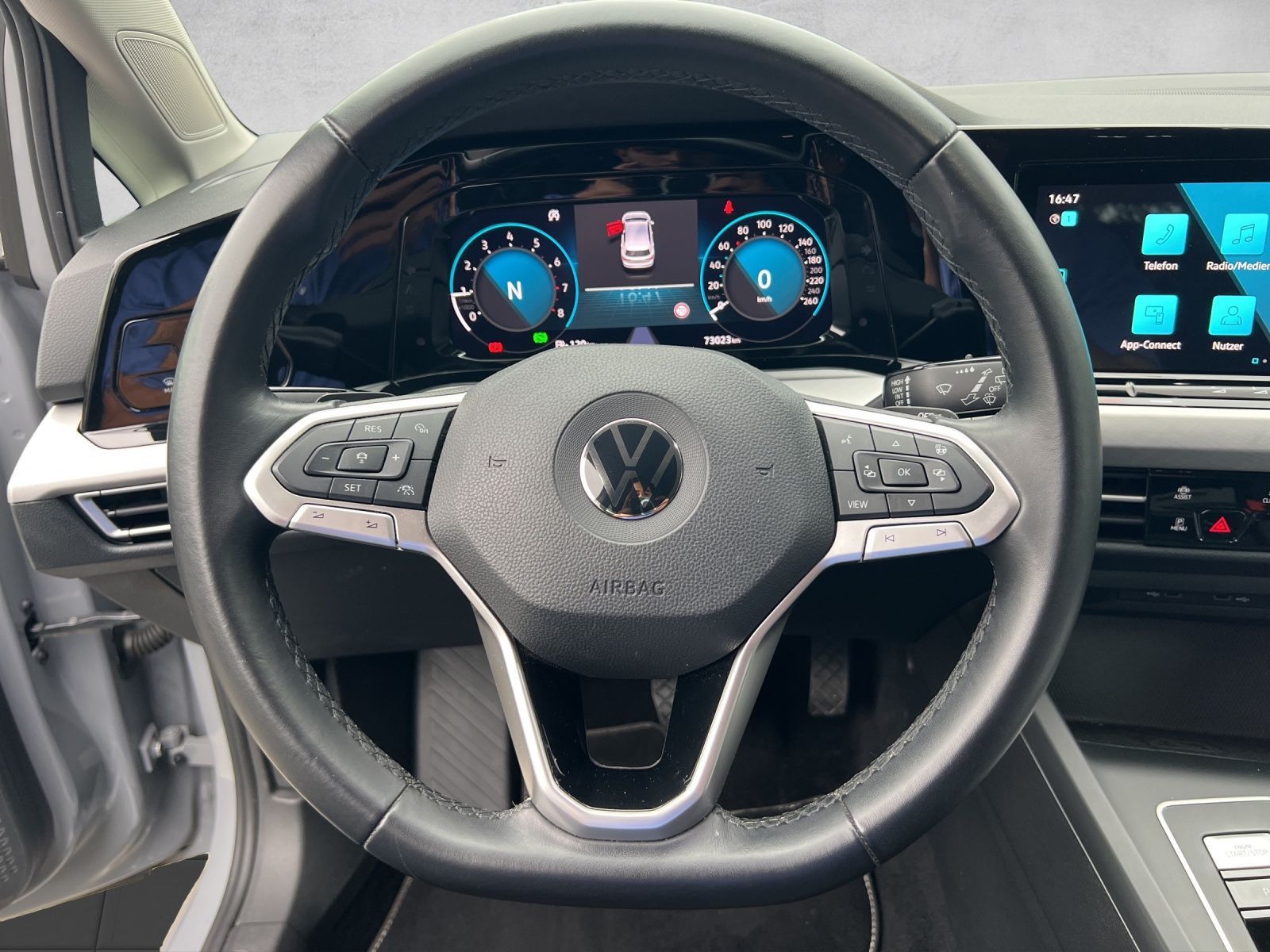 Golf VIII 1.0 eTSI DSG Navi*ACC*Standhzg.*LED