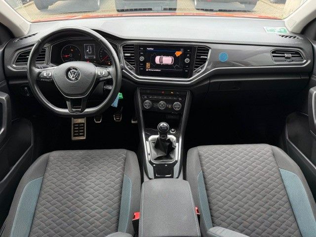 Fahrzeugabbildung Volkswagen T-Roc IQ Drive 116PS PDC/Navi/SHZ/AHK!