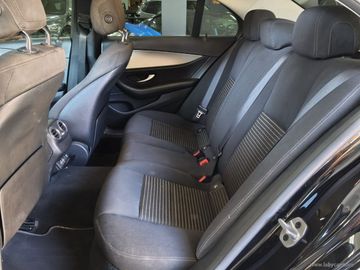 Mercedes E 220 - 8