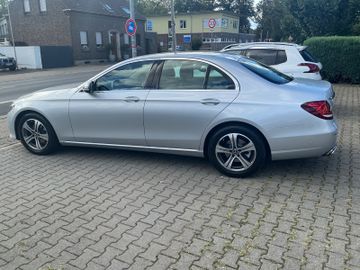 Mercedes E 200 - 3