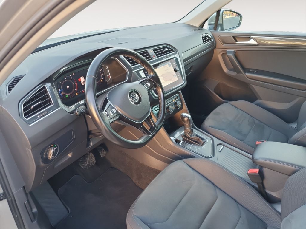 Fahrzeugabbildung Volkswagen Tiguan 2.0 TDI DSG HighlineAHZV,LED,Navi,SH