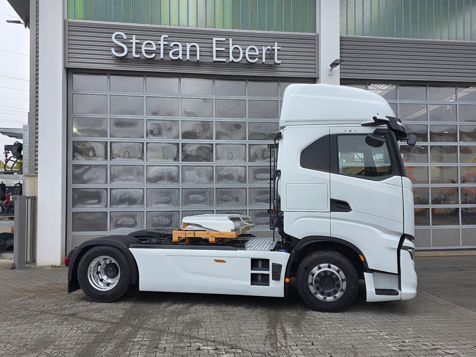 Fahrzeugabbildung Iveco AS440S58T/P, ADR Gefahrgut AT,EXII,EXIII,FL