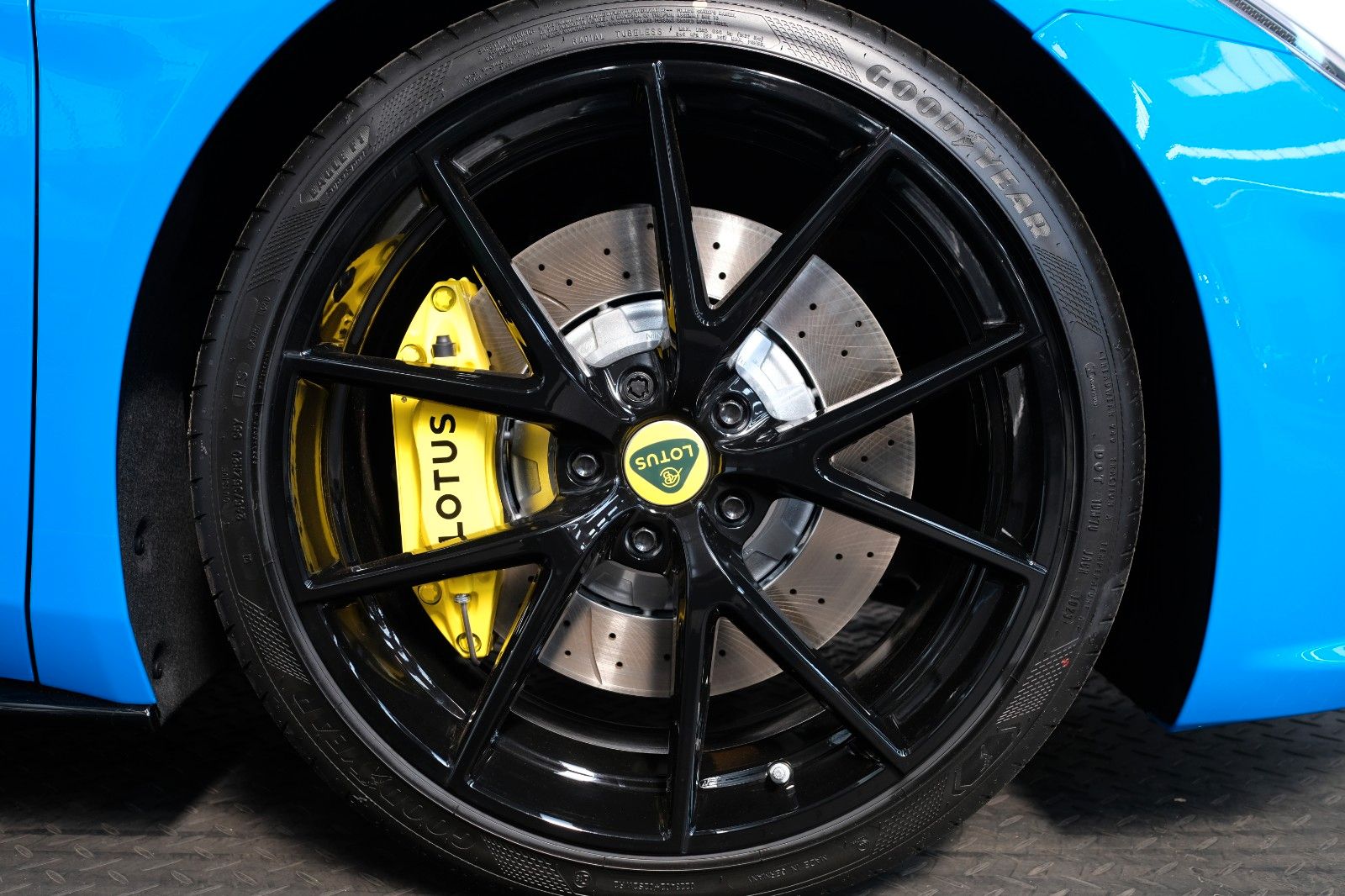 Fahrzeugabbildung Lotus Emira V6 First Edition / BLACK PACK / SOFORT