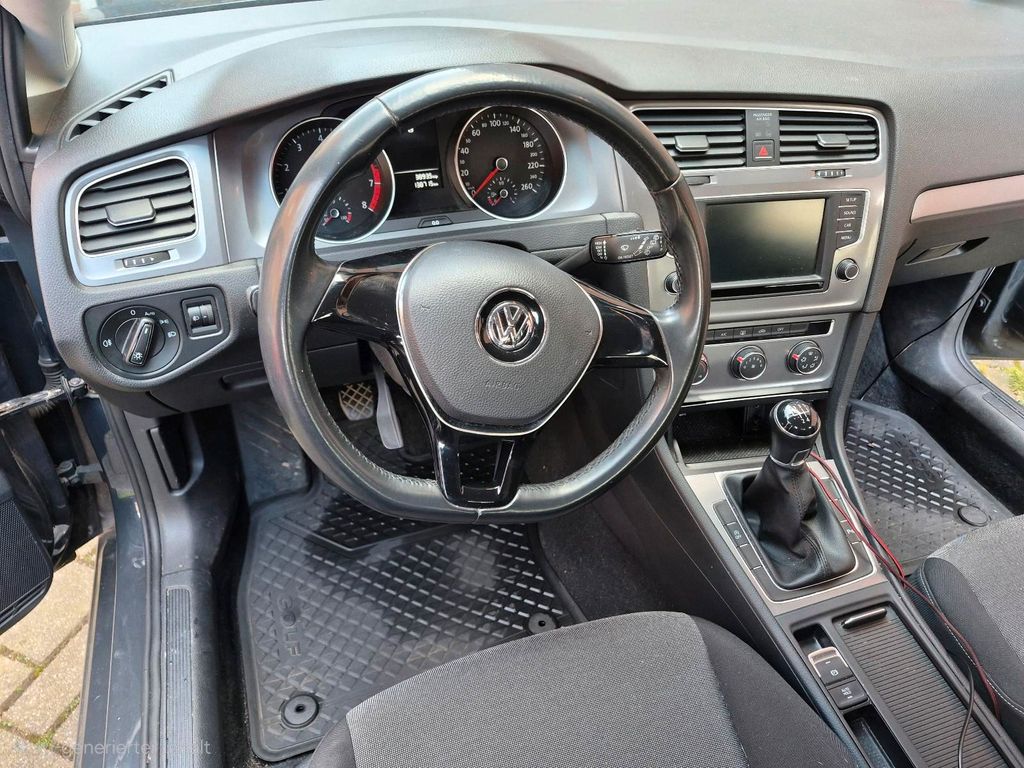 Image of Volkswagen Golf