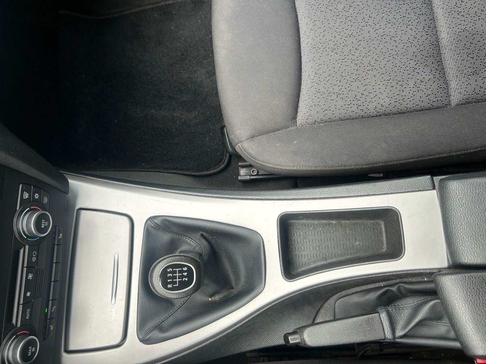BMW 320 2006 — photo 7