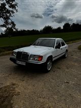 Mercedes-Benz Mercedes-benz w124 300D Oldtimer | Rote le... - Mercedes-Benz 300 aus 1987: 300d