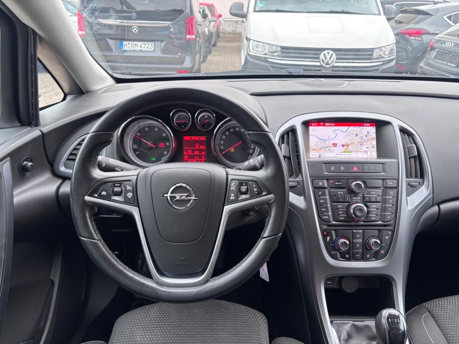 Opel Astra 2014 — photo 15