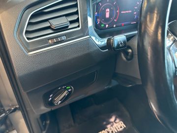MYAUTOCENTER – Gebraucht- und Jahreswagen mit Werkstattservice in Pfaffenhofen Volkswagen Tiguan *1.HAND*MEMORY*ACC*LED*CARPLAY*3-ZONEN*