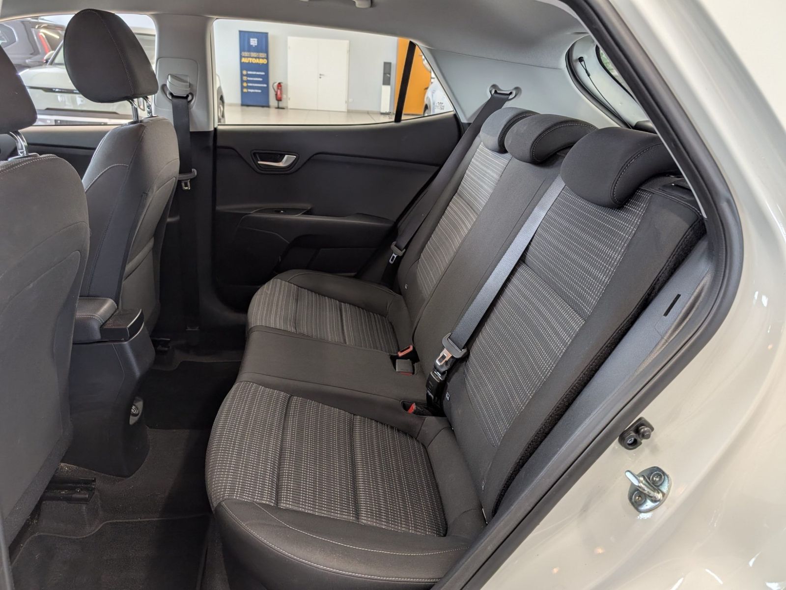 KIA Stonic 1.2 Vision Navi SHZ Kamera Tempomat – Bild 9