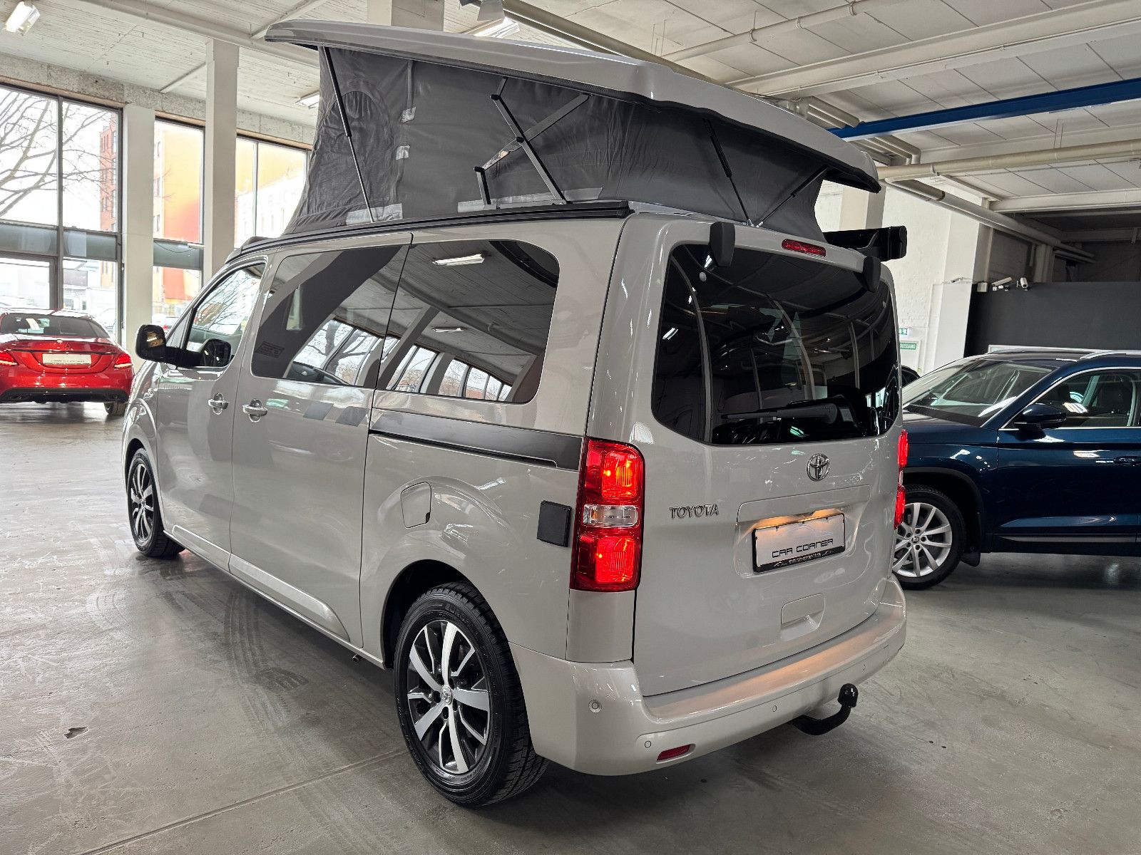 Fahrzeugabbildung Toyota DETHLEFFS CROSSCAMP FLEX 7-SITZER AUFSTELLDACH