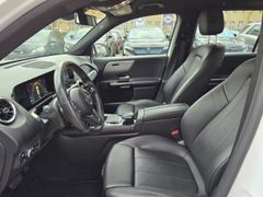 Fahrzeugabbildung GLB 220 d 4Matic Style Navi digitales Cockpit 36