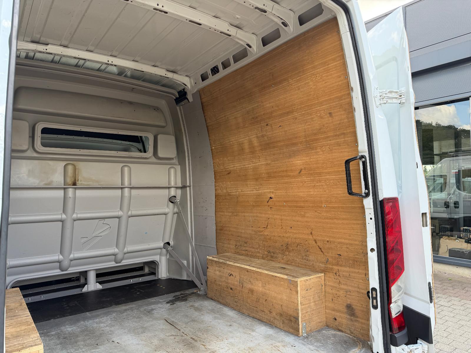 Iveco Daily 3,0L Diesel 35S18 Kasten Mixto *AHK3,5t*