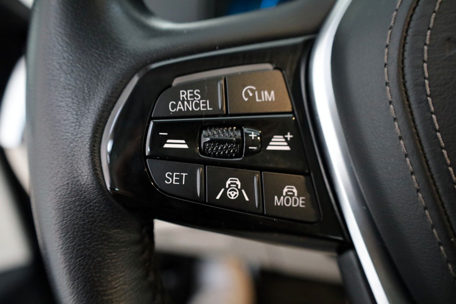 Fahrzeugabbildung BMW 530e Leder,Navi,LED,SpSi,SH,Kamera,Parkassist.