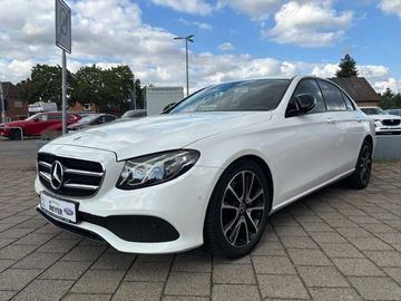Mercedes-Benz E 200 2.0 Avantgarde Aut. Limousine
