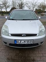 Ford Fiesta 1,3 44 kW Fun Silber TÜV Neu Anfänger - Ford Fiesta aus 2005: 1.3