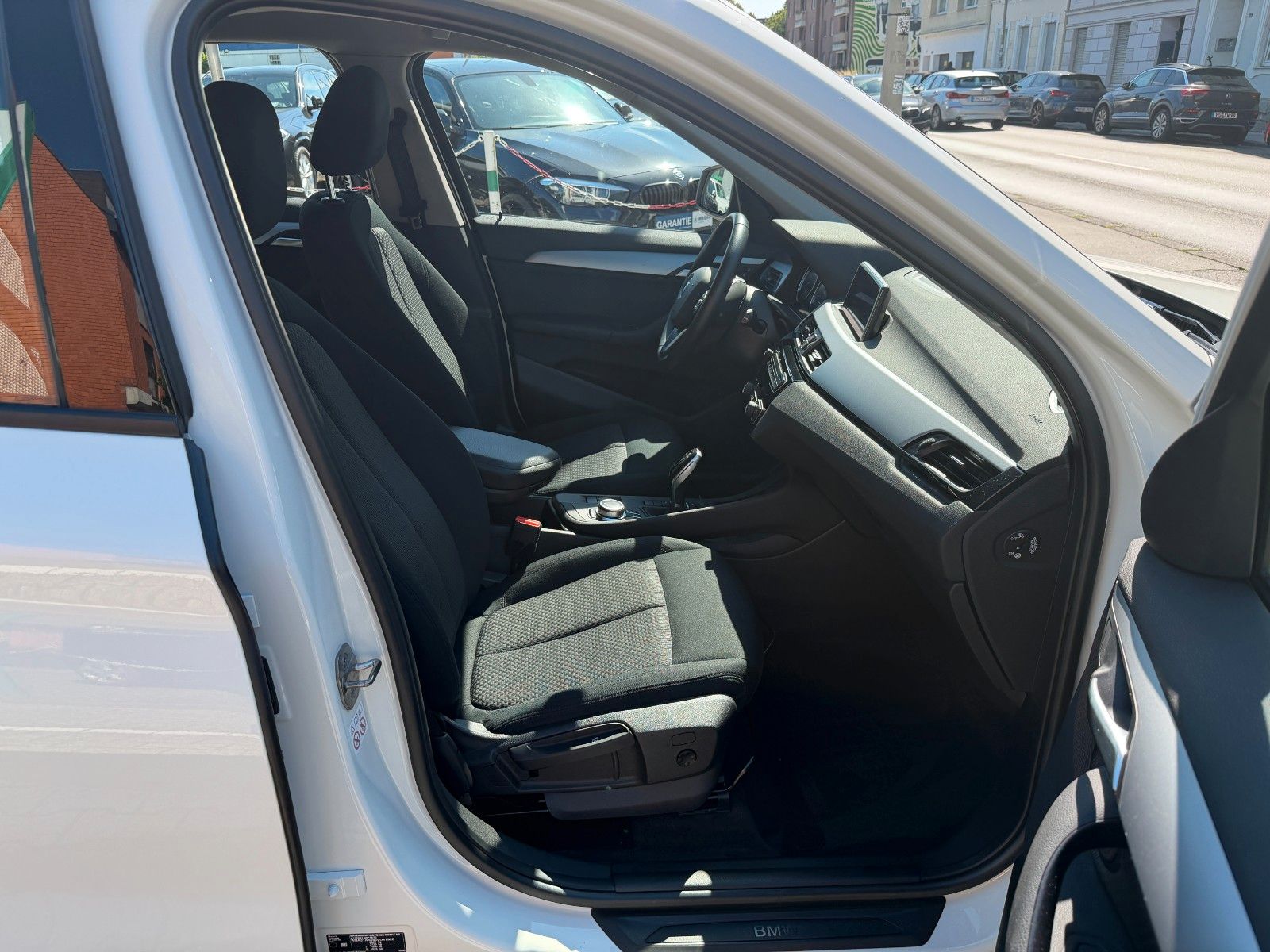 Fahrzeugabbildung BMW X1 sDrive 18 i NAVI LED KAMERA AUTOMATIK 8-FACH