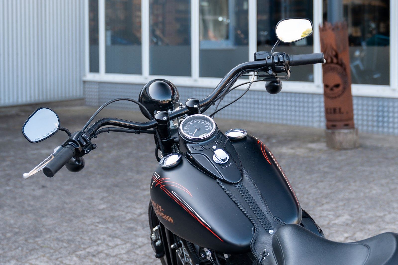 Fahrzeugabbildung Harley-Davidson FLSTSB Cross Bones 96 cui - Jekill - kurzes Heck