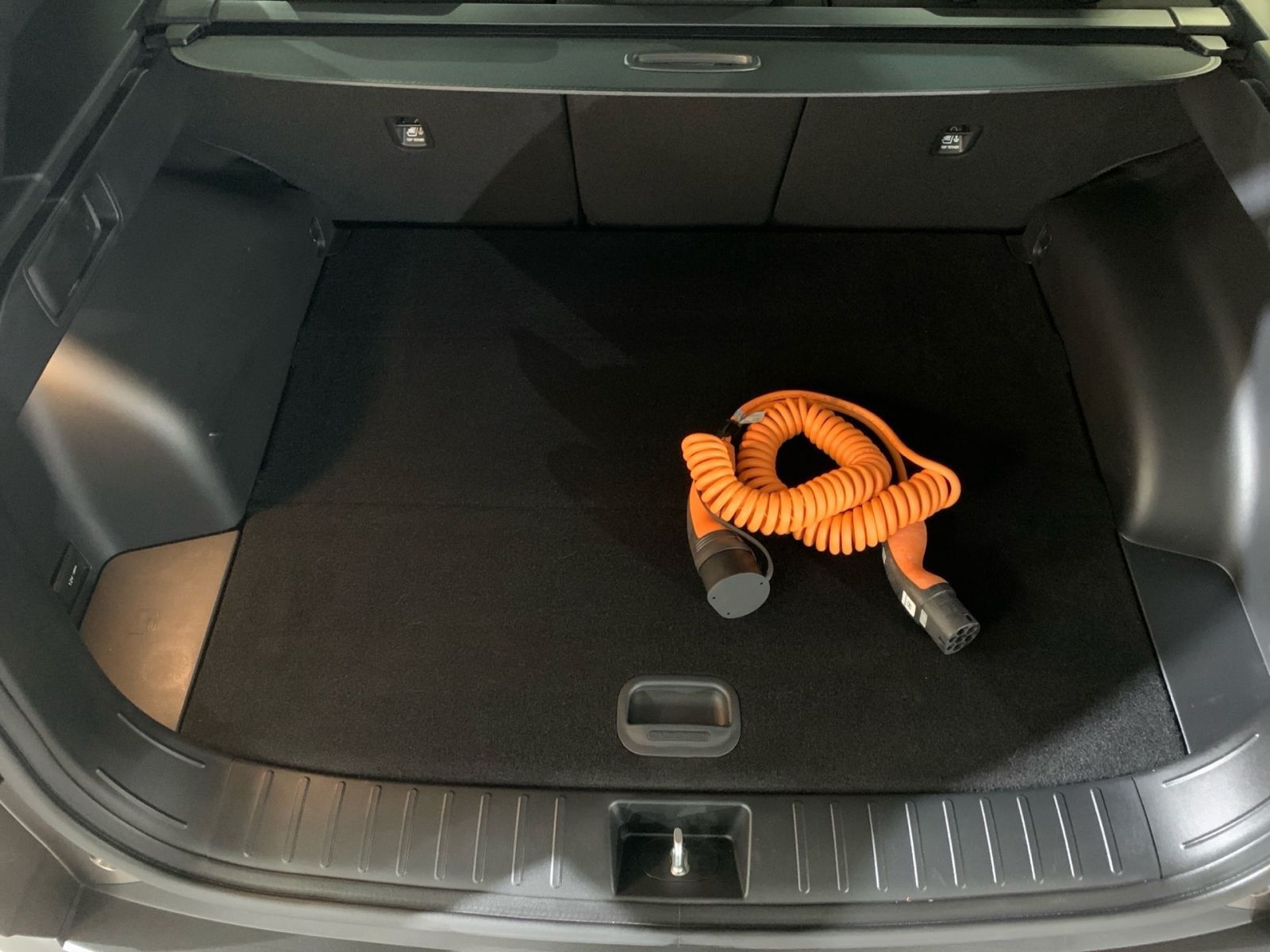 Fahrzeugabbildung Hyundai TUCSON 1.6 T-GDI Trend Plug-In Hybrid 4WD Panor.