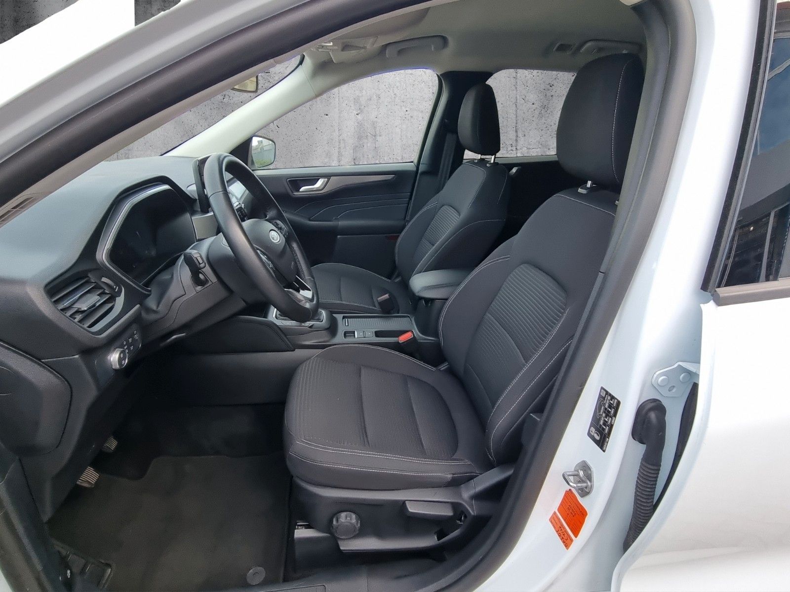 Fahrzeugabbildung Ford Kuga Titanium