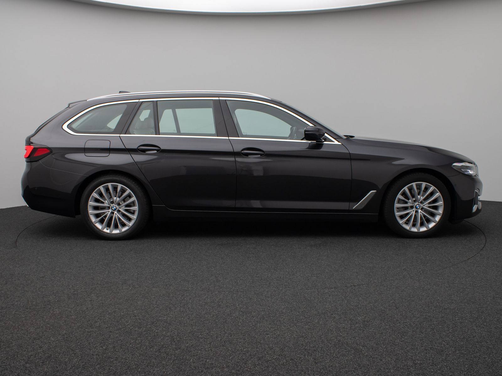 Fahrzeugabbildung BMW 520d  xD Luxury Line Panorama Kamera DAB H/K AHK