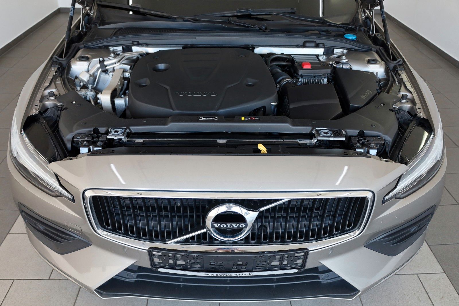 Fahrzeugabbildung Volvo V60 Kombi Momentum Pro T.Leder,Navi,LED,AppleCar