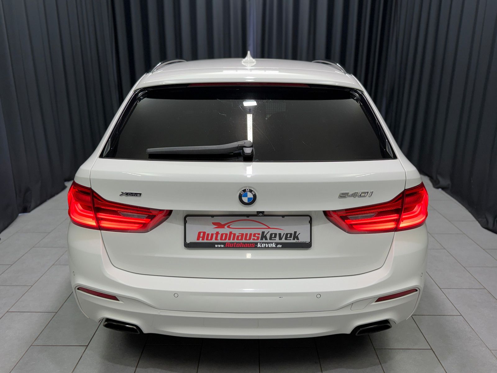 Fahrzeugabbildung BMW 540i xDrive Touring M Sport |AHK|HuD|HiFi|PANO