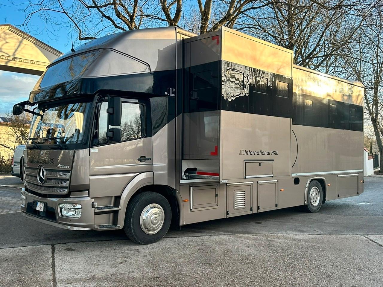 Mercedes-Benz Pferdetransporter